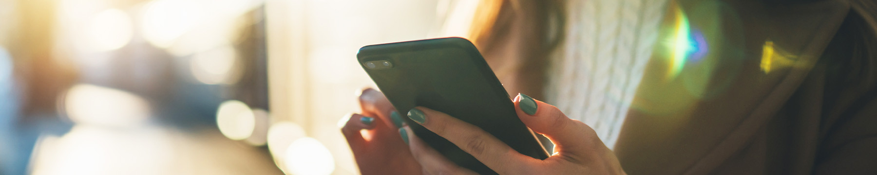 Person holding a phone