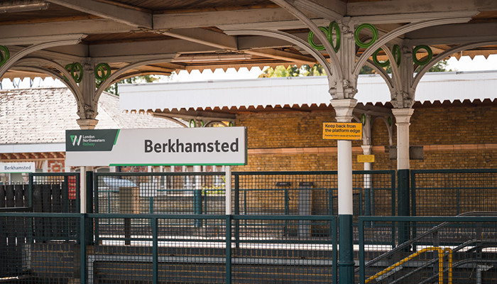 berkhamsted train station sign
