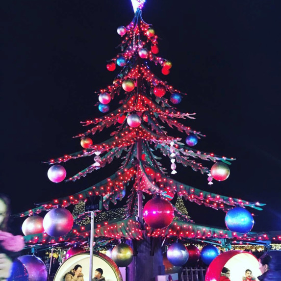 Christmas tree ride