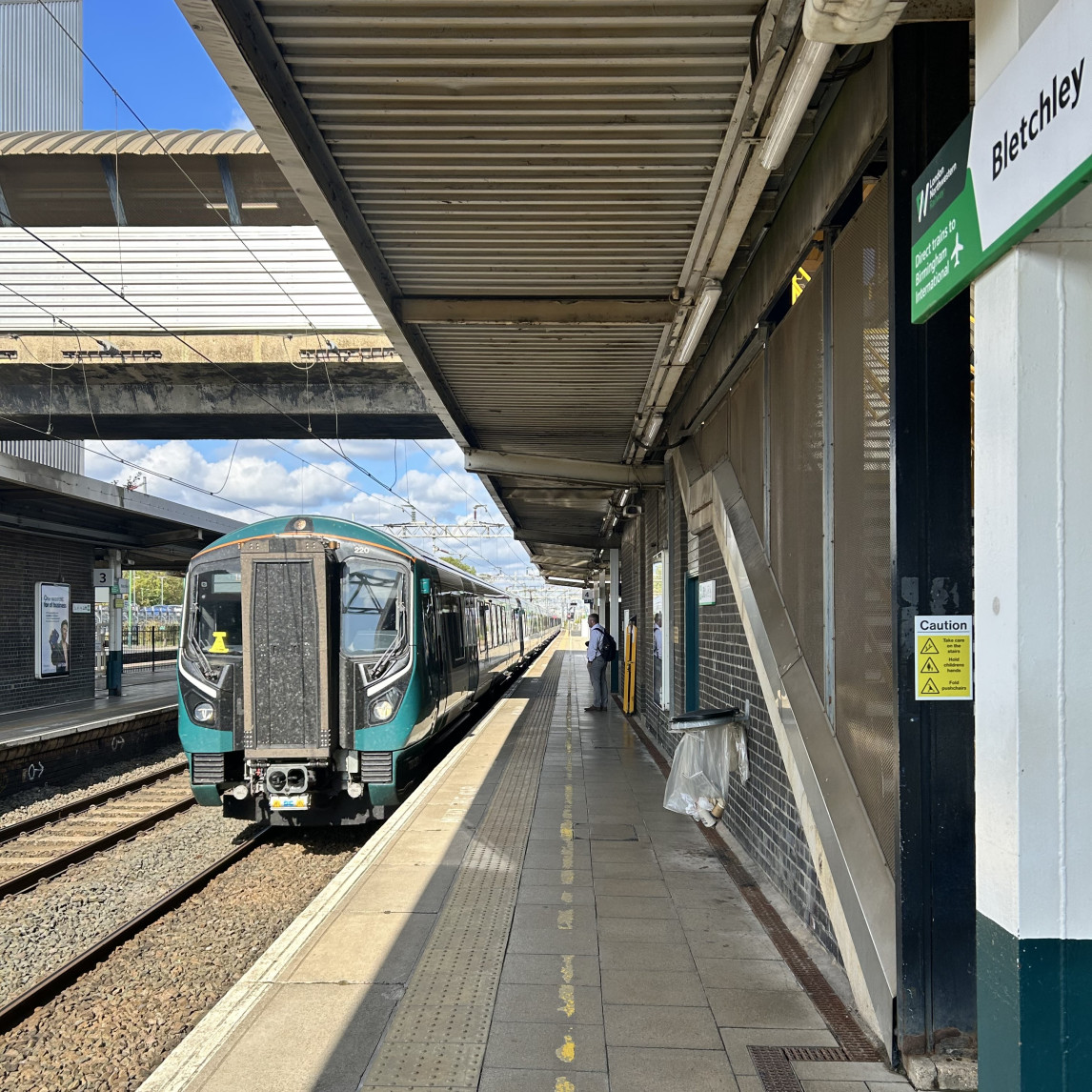 Bletchley station with 730/2