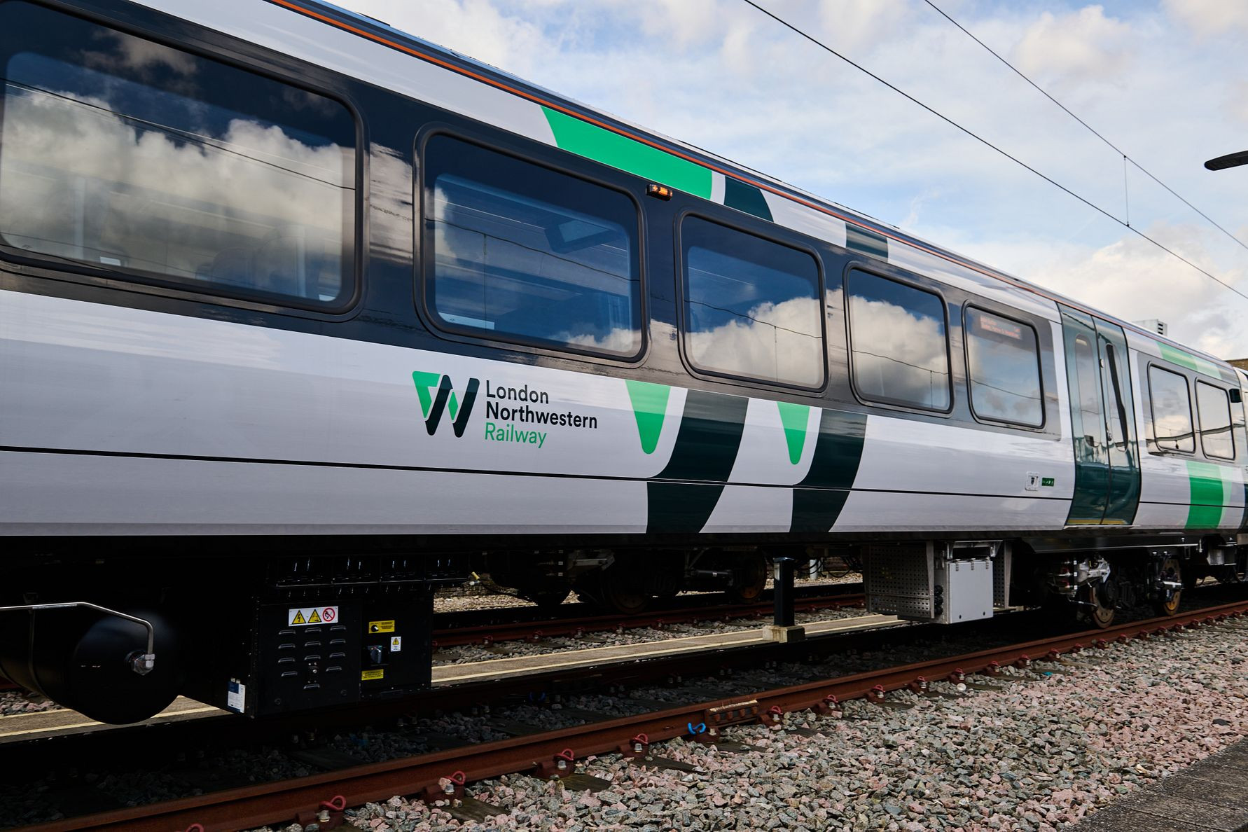 London Northwestern Railway: Reduced service Tuesday-Thursday due to extreme heat