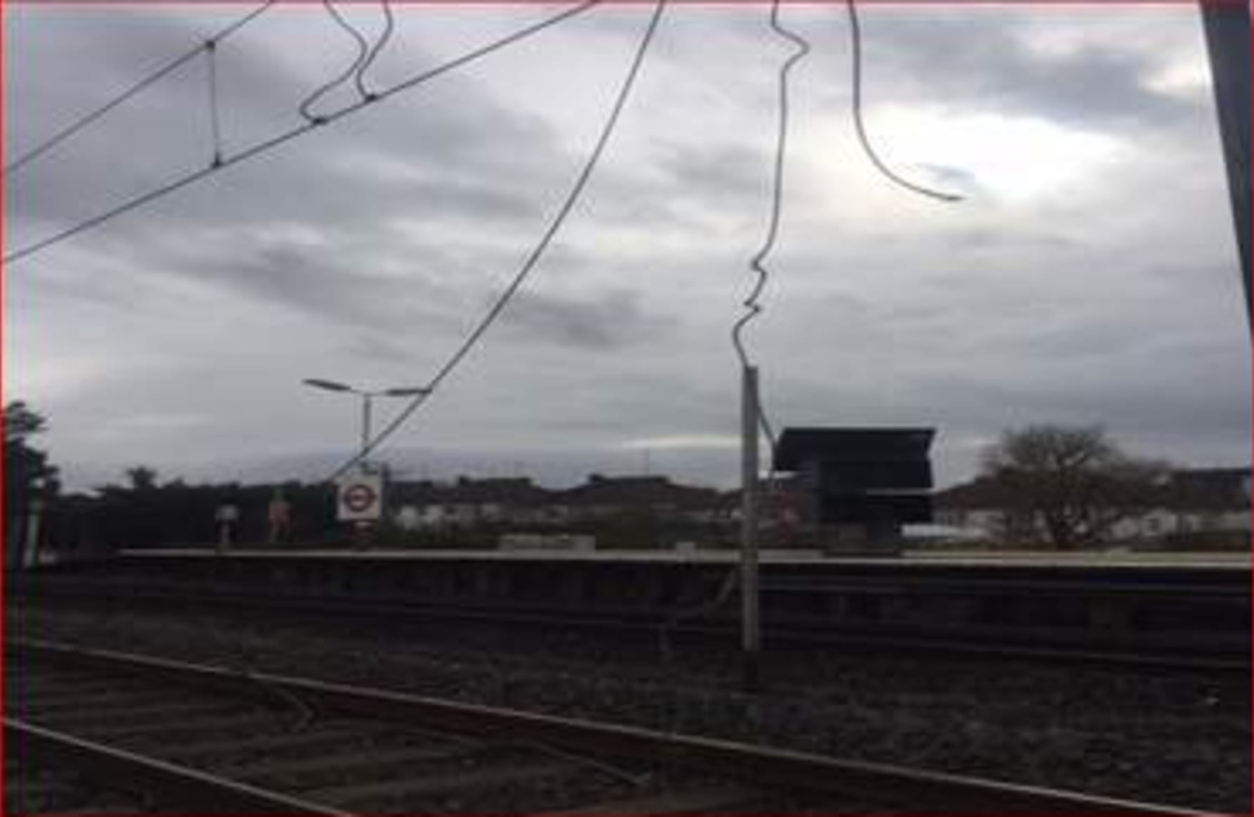 Reduced evening service at London Euston as overhead line repairs continue